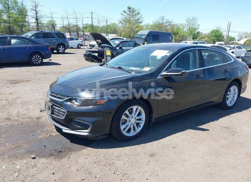 Photo 2 of 2017 Chevrolet Malibu 1LT (VIN 1G1ZE5ST3HF109728)