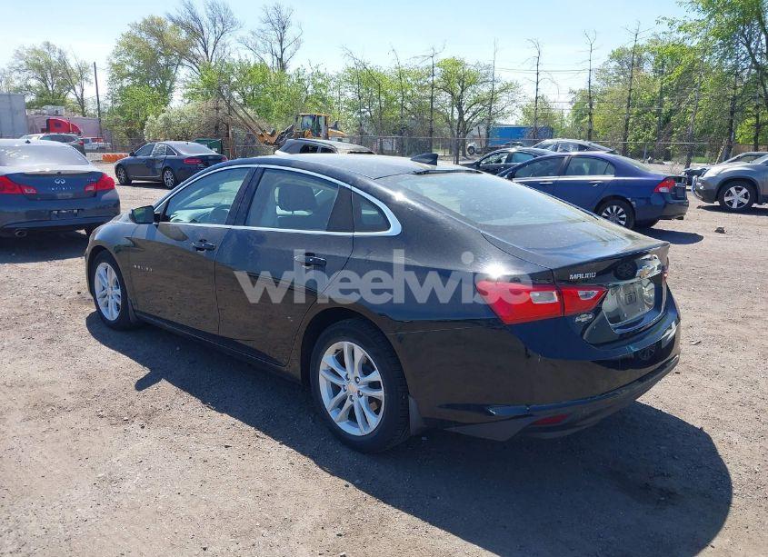 Photo 3 of 2017 Chevrolet Malibu 1LT (VIN 1G1ZE5ST3HF109728)