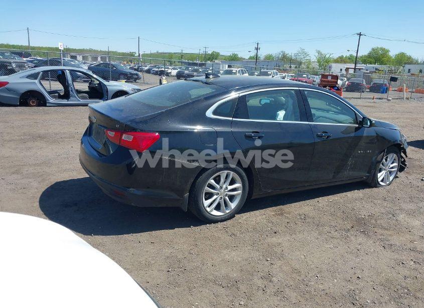 Photo 4 of 2017 Chevrolet Malibu 1LT (VIN 1G1ZE5ST3HF109728)