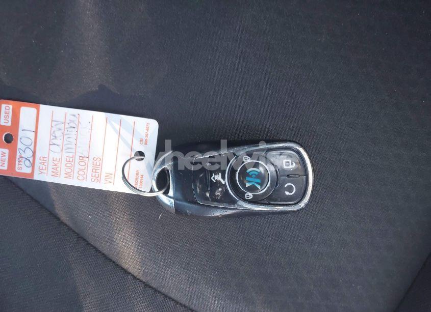 Photo 11 of 2017 Chevrolet Malibu 1LT (VIN 1G1ZE5ST3HF110023)