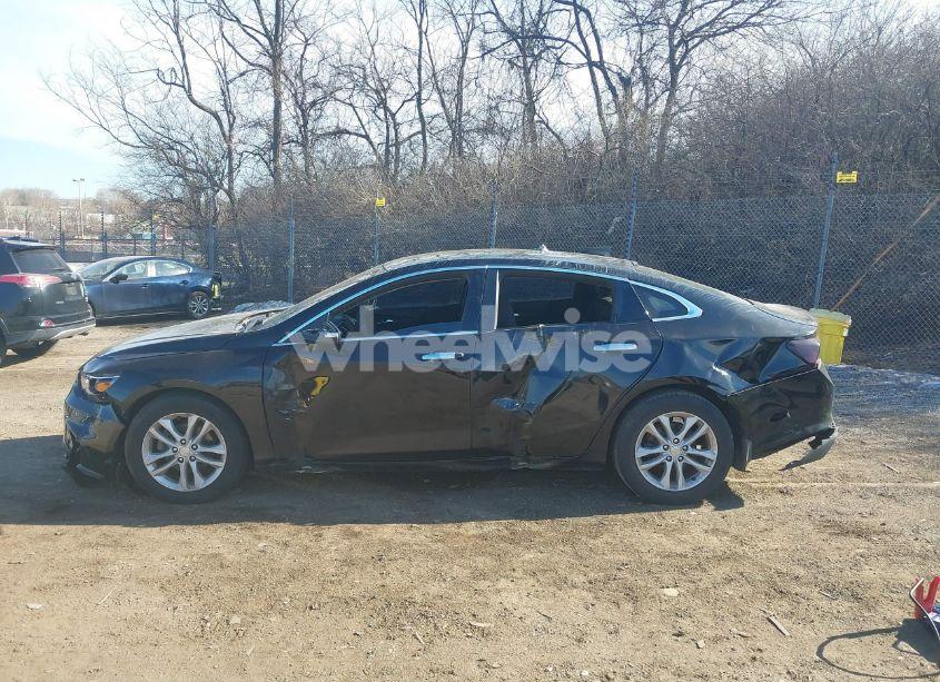 Photo 14 of 2017 Chevrolet Malibu 1LT (VIN 1G1ZE5ST3HF110023)