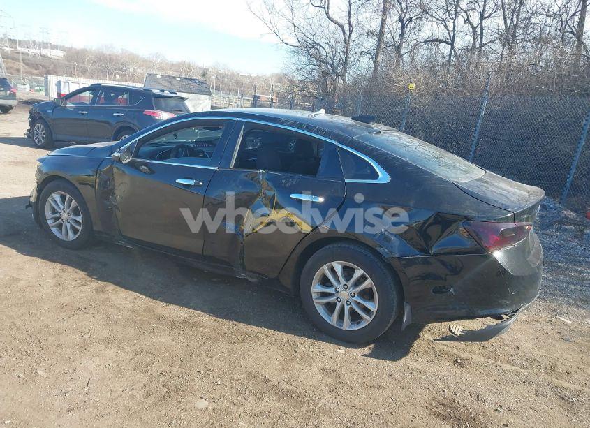 Photo 3 of 2017 Chevrolet Malibu 1LT (VIN 1G1ZE5ST3HF110023)