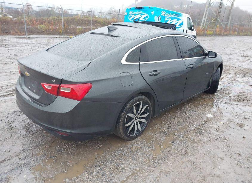 Photo 4 of 2017 Chevrolet Malibu 1LT (VIN 1G1ZE5ST3HF122284)