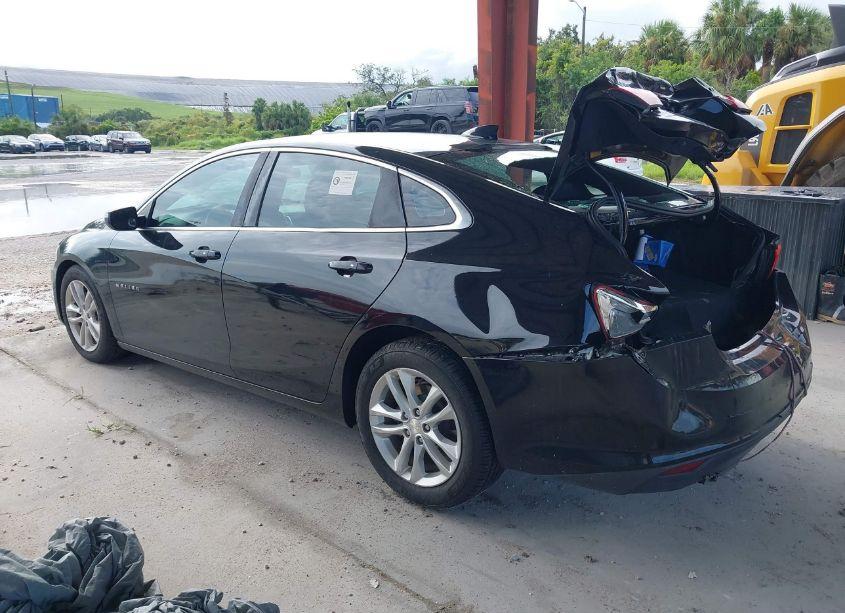 Photo 3 of 2017 Chevrolet Malibu 1LT (VIN 1G1ZE5ST3HF137738)