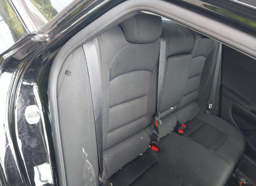 Photo 8 of 2017 Chevrolet Malibu 1LT (VIN 1G1ZE5ST3HF137738)