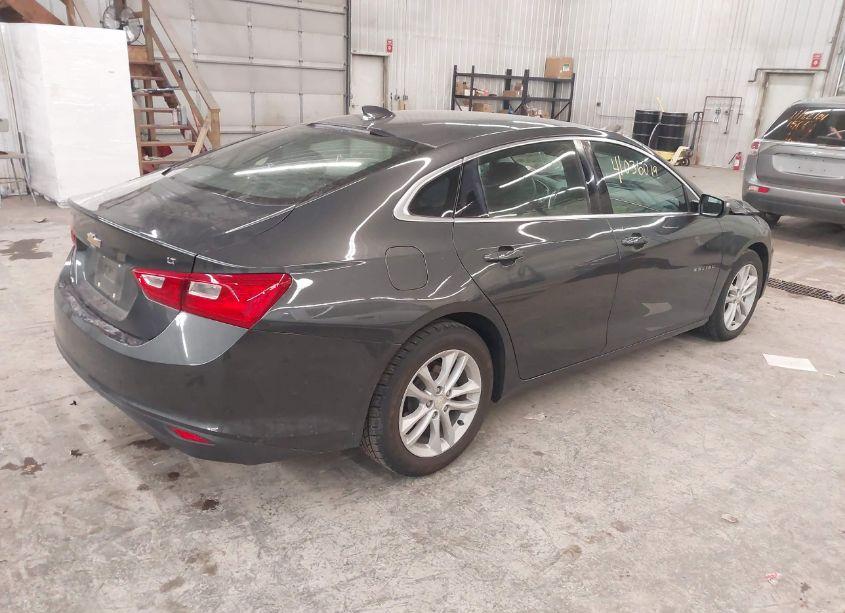 Photo 4 of 2017 Chevrolet Malibu 1LT (VIN 1G1ZE5ST3HF176779)