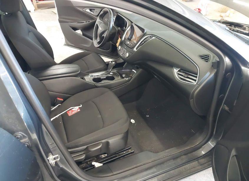 Photo 5 of 2017 Chevrolet Malibu 1LT (VIN 1G1ZE5ST3HF176779)