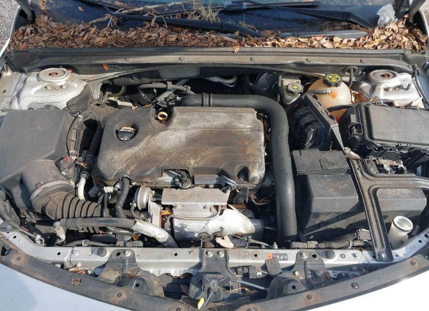 Photo 10 of 2017 Chevrolet Malibu 1LT (VIN 1G1ZE5ST3HF184574)