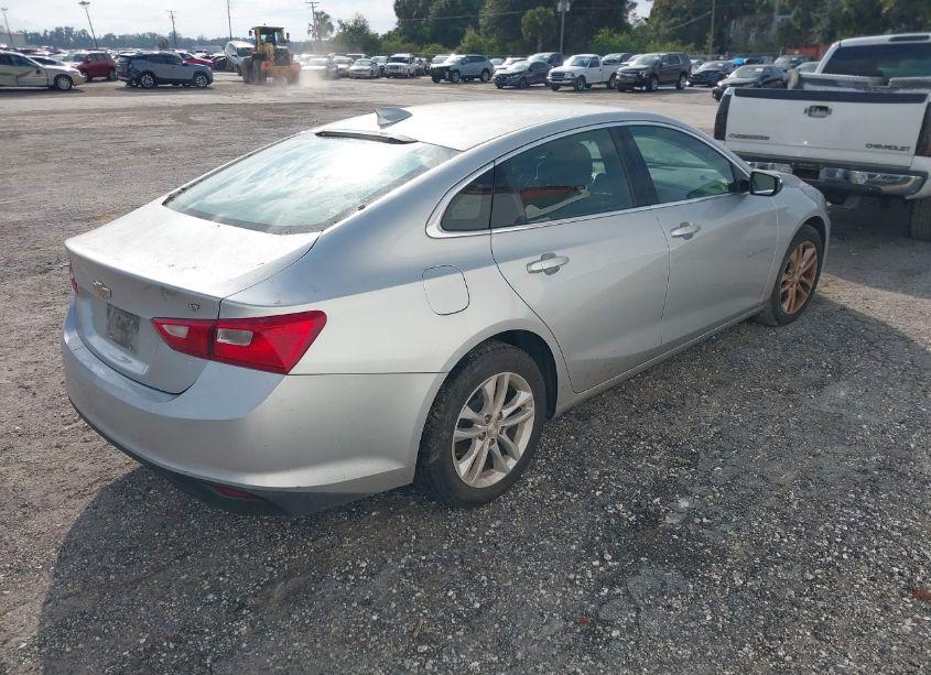 Photo 4 of 2017 Chevrolet Malibu 1LT (VIN 1G1ZE5ST3HF184574)