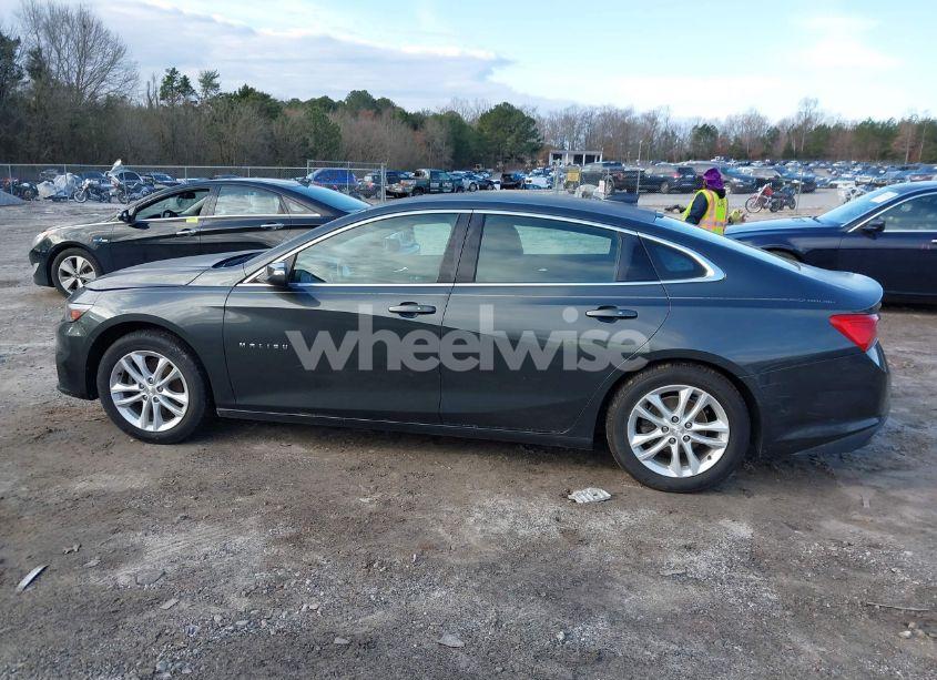 Photo 15 of 2017 Chevrolet Malibu 1LT (VIN 1G1ZE5ST3HF185630)