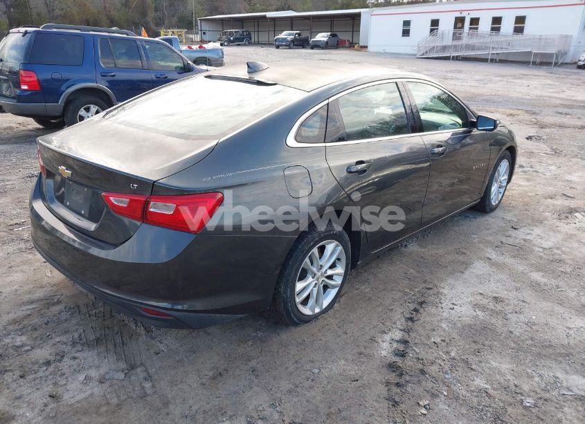 Photo 4 of 2017 Chevrolet Malibu 1LT (VIN 1G1ZE5ST3HF185630)