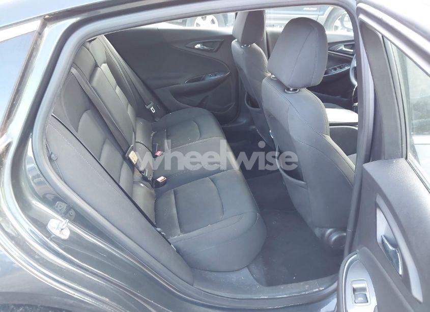 Photo 8 of 2017 Chevrolet Malibu 1LT (VIN 1G1ZE5ST3HF185630)