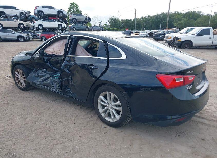 Photo 3 of 2017 Chevrolet Malibu 1LT (VIN 1G1ZE5ST3HF193839)