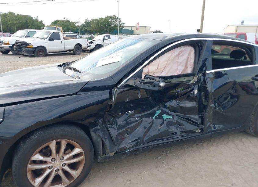 Photo 6 of 2017 Chevrolet Malibu 1LT (VIN 1G1ZE5ST3HF193839)