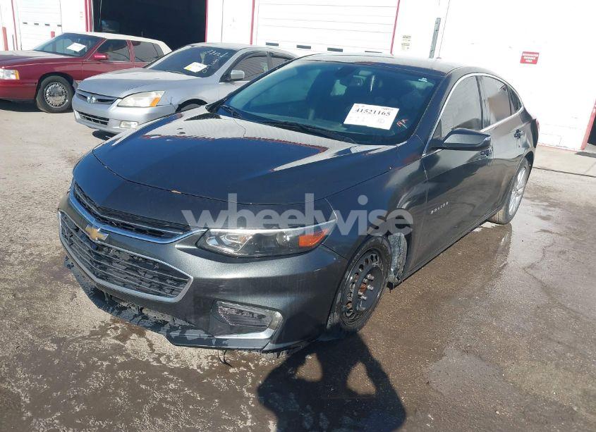 Photo 2 of 2017 Chevrolet Malibu 1LT (VIN 1G1ZE5ST3HF206959)