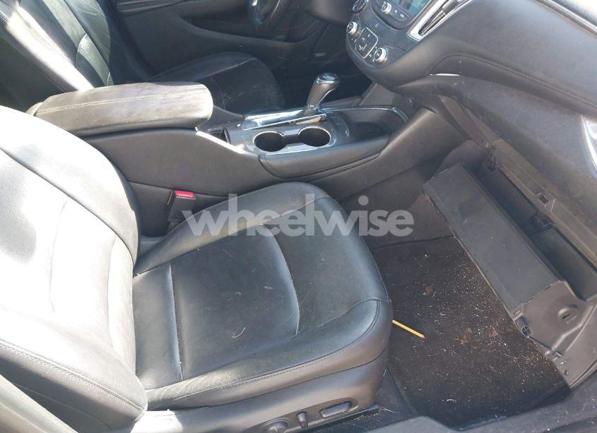 Photo 5 of 2017 Chevrolet Malibu 1LT (VIN 1G1ZE5ST3HF206959)