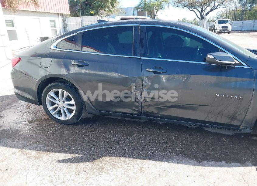 Photo 6 of 2017 Chevrolet Malibu 1LT (VIN 1G1ZE5ST3HF206959)