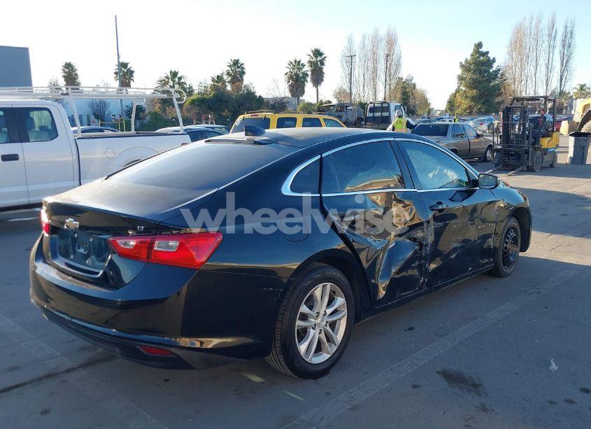 Photo 4 of 2017 Chevrolet Malibu 1LT (VIN 1G1ZE5ST3HF209280)