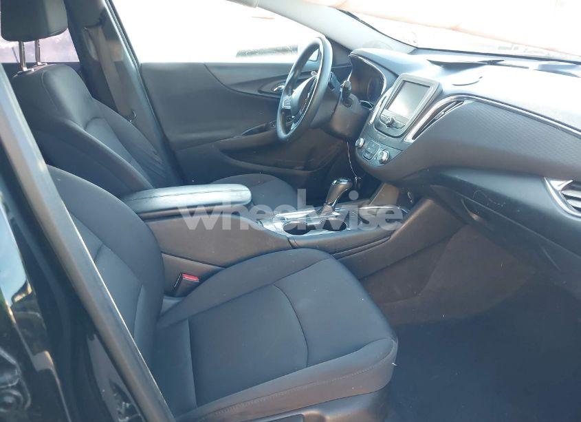 Photo 5 of 2017 Chevrolet Malibu 1LT (VIN 1G1ZE5ST3HF209280)