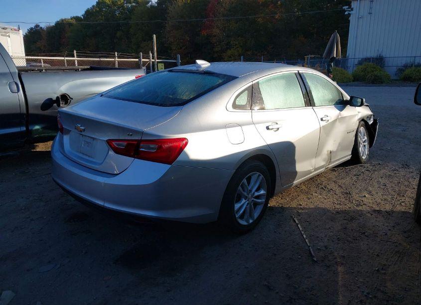 Photo 4 of 2017 Chevrolet Malibu 1LT (VIN 1G1ZE5ST3HF209649)
