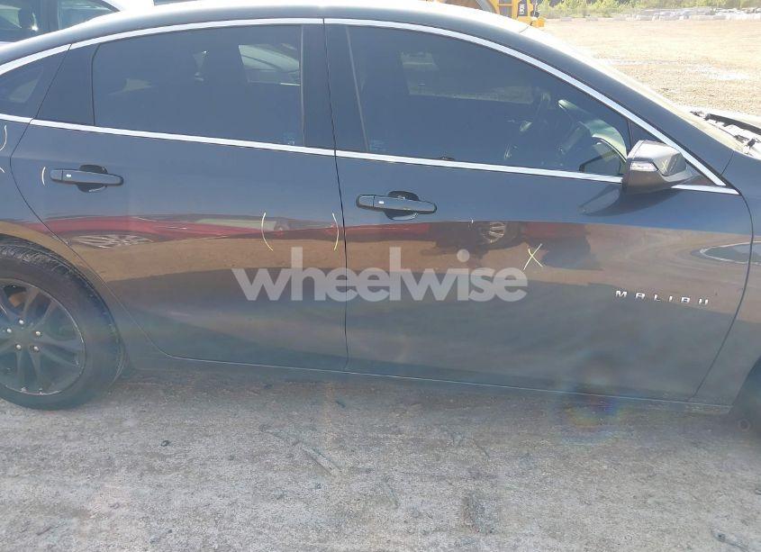 Photo 13 of 2017 Chevrolet Malibu 1LT (VIN 1G1ZE5ST3HF218593)