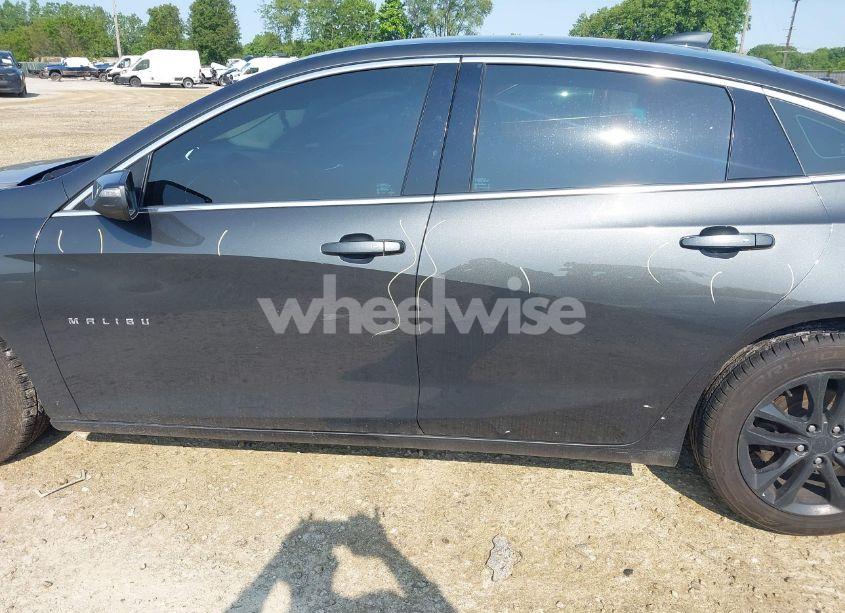 Photo 14 of 2017 Chevrolet Malibu 1LT (VIN 1G1ZE5ST3HF218593)