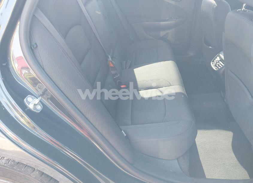 Photo 8 of 2017 Chevrolet Malibu 1LT (VIN 1G1ZE5ST3HF218593)