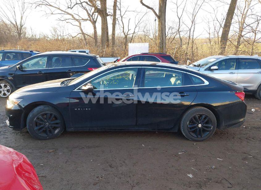 Photo 14 of 2017 Chevrolet Malibu 1LT (VIN 1G1ZE5ST3HF227052)