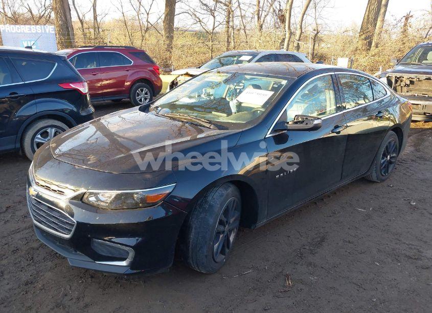 Photo 2 of 2017 Chevrolet Malibu 1LT (VIN 1G1ZE5ST3HF227052)