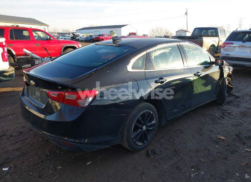 Photo 4 of 2017 Chevrolet Malibu 1LT (VIN 1G1ZE5ST3HF227052)