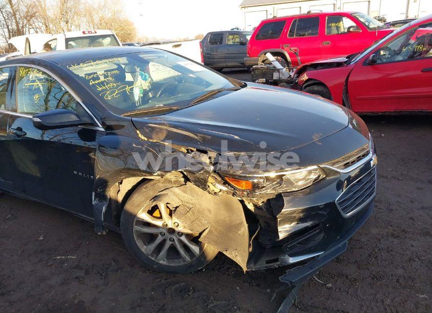 Photo 6 of 2017 Chevrolet Malibu 1LT (VIN 1G1ZE5ST3HF227052)