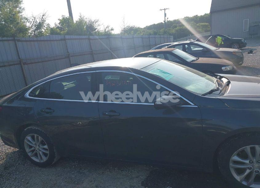 Photo 14 of 2017 Chevrolet Malibu 1LT (VIN 1G1ZE5ST3HF242053)