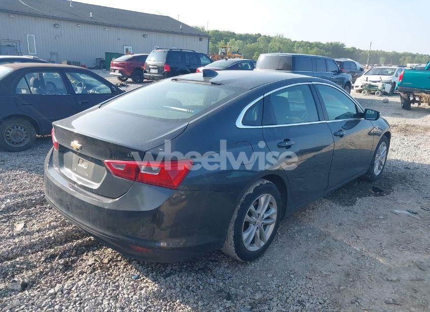 Photo 4 of 2017 Chevrolet Malibu 1LT (VIN 1G1ZE5ST3HF242053)