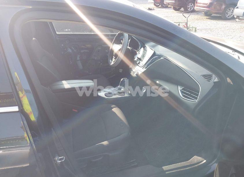 Photo 5 of 2017 Chevrolet Malibu 1LT (VIN 1G1ZE5ST3HF242053)