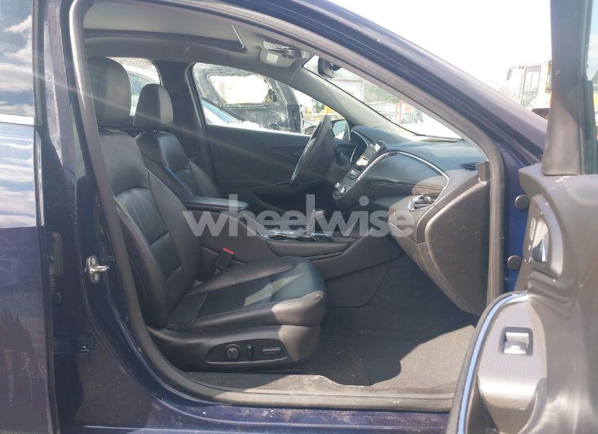 Photo 5 of 2017 Chevrolet Malibu 1LT (VIN 1G1ZE5ST3HF253649)