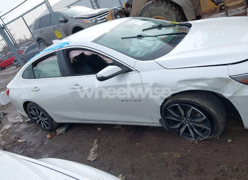 Photo 13 of 2017 Chevrolet Malibu 1LT (VIN 1G1ZE5ST3HF273996)