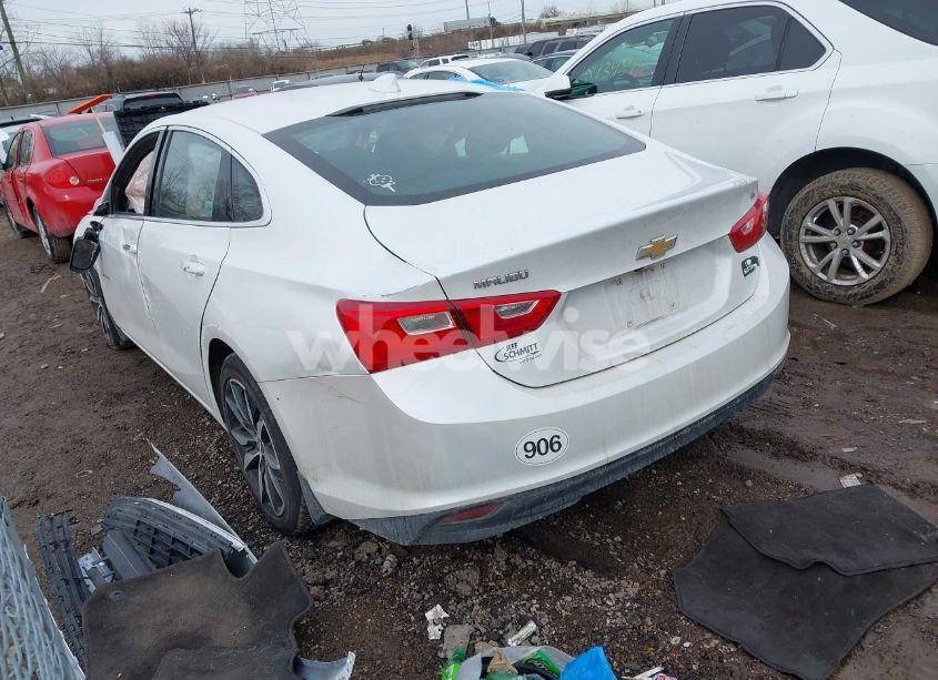 Photo 3 of 2017 Chevrolet Malibu 1LT (VIN 1G1ZE5ST3HF273996)