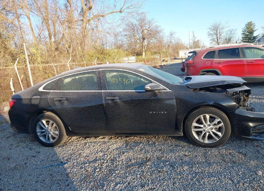 Photo 14 of 2017 Chevrolet Malibu 1LT (VIN 1G1ZE5ST3HF289020)