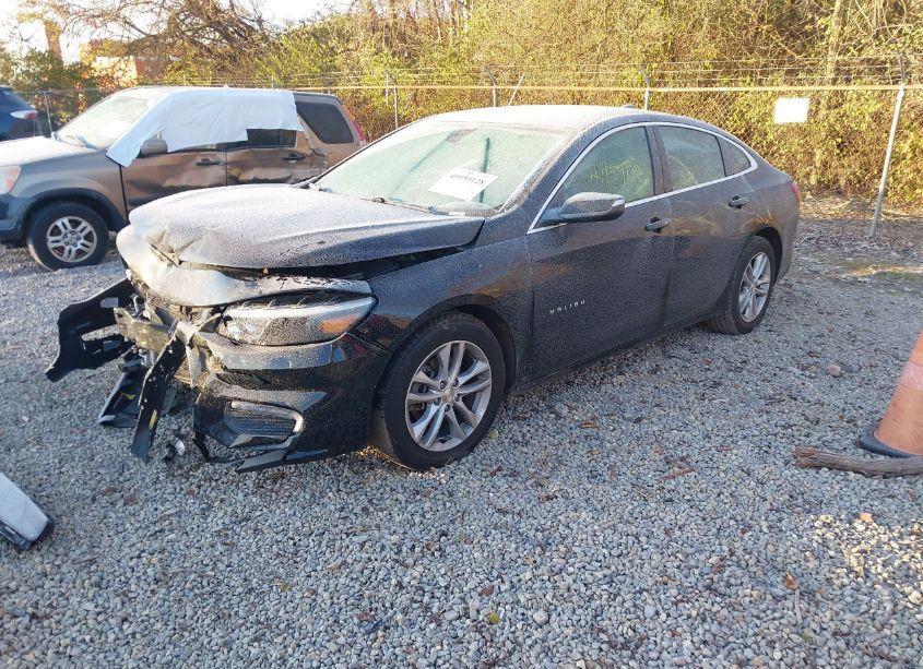 Photo 2 of 2017 Chevrolet Malibu 1LT (VIN 1G1ZE5ST3HF289020)