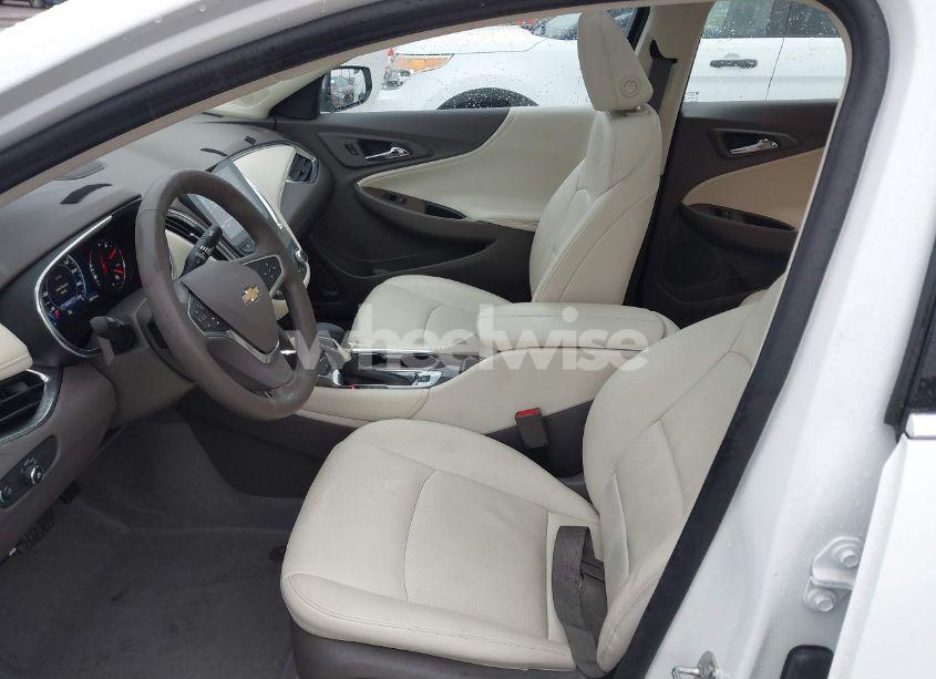 Photo 5 of 2023 Chevrolet Malibu FWD 2LT (VIN 1G1ZE5ST3PF239667)