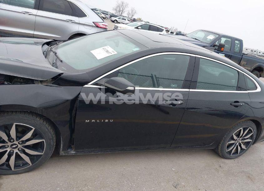 Photo 14 of 2016 Chevrolet Malibu 1LT (VIN 1G1ZE5ST4GF177776)