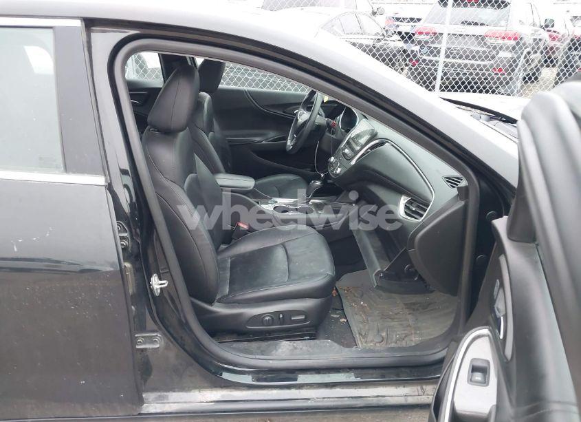 Photo 5 of 2016 Chevrolet Malibu 1LT (VIN 1G1ZE5ST4GF177776)