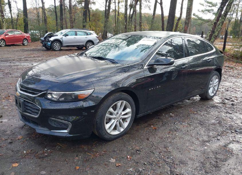 Photo 2 of 2016 Chevrolet Malibu 1LT (VIN 1G1ZE5ST4GF191838)