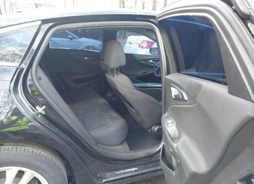 Photo 8 of 2016 Chevrolet Malibu 1LT (VIN 1G1ZE5ST4GF191838)