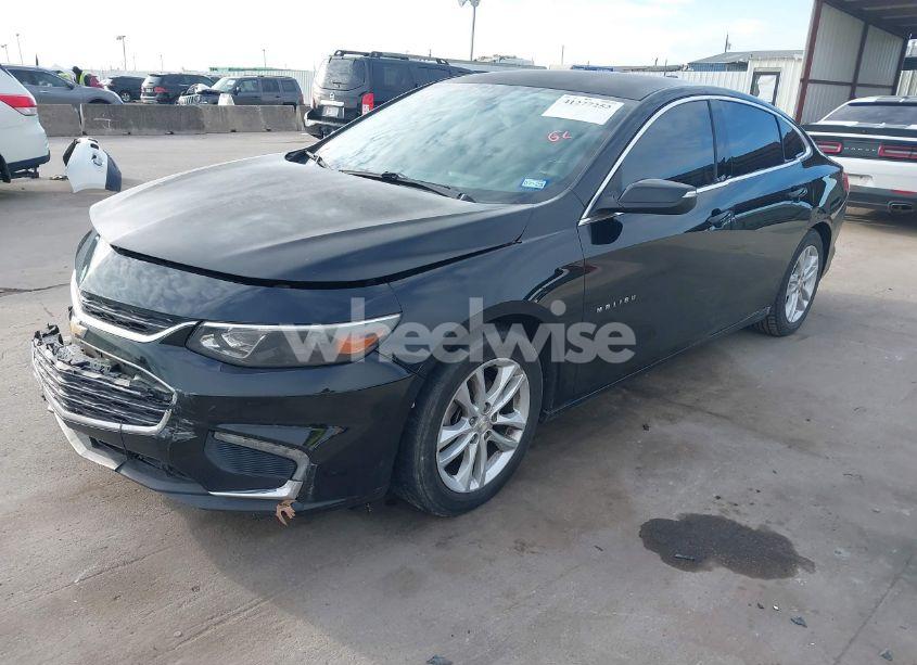 Photo 2 of 2016 Chevrolet Malibu 1LT (VIN 1G1ZE5ST4GF202496)