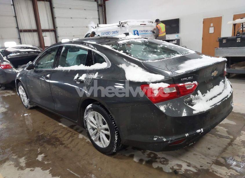 Photo 3 of 2016 Chevrolet Malibu 1LT (VIN 1G1ZE5ST4GF220349)