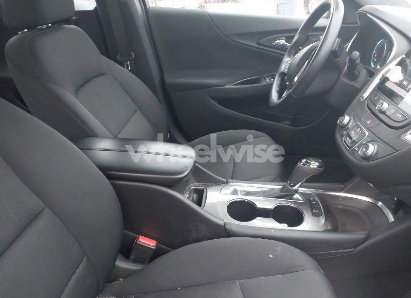 Photo 5 of 2016 Chevrolet Malibu 1LT (VIN 1G1ZE5ST4GF222974)