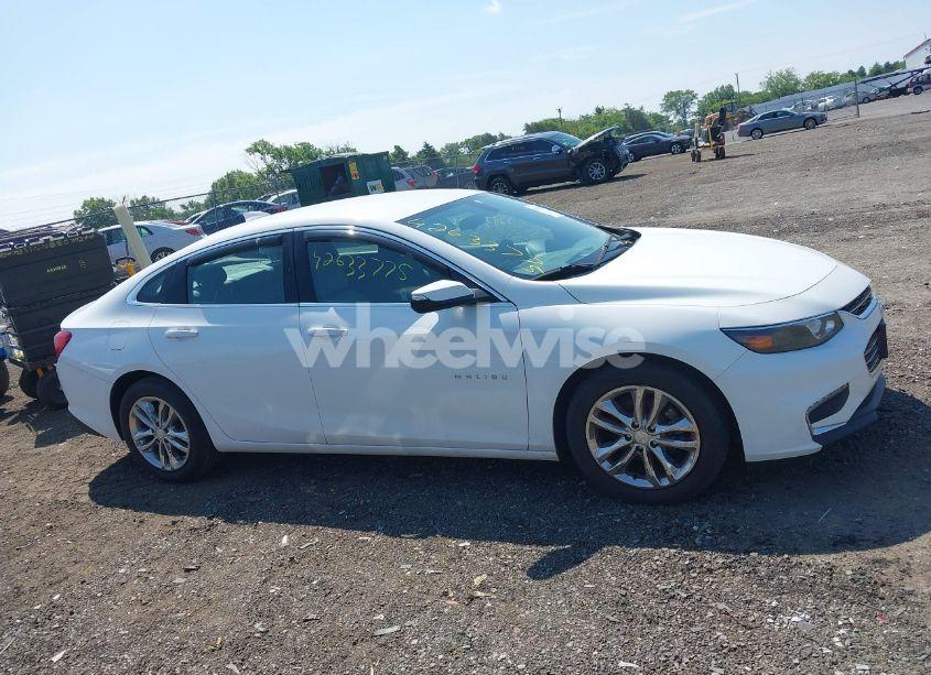 Photo 13 of 2016 Chevrolet Malibu 1LT (VIN 1G1ZE5ST4GF225938)