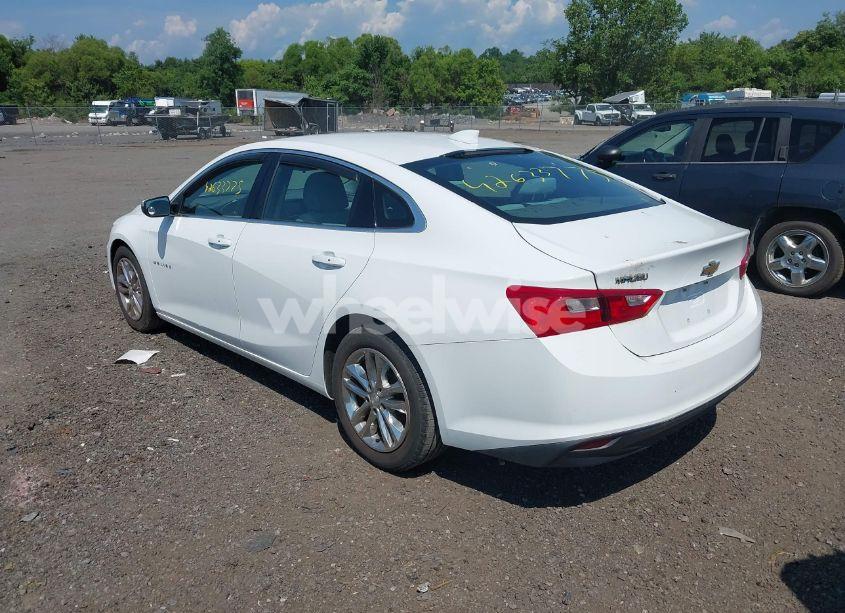 Photo 3 of 2016 Chevrolet Malibu 1LT (VIN 1G1ZE5ST4GF225938)