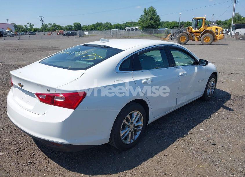 Photo 4 of 2016 Chevrolet Malibu 1LT (VIN 1G1ZE5ST4GF225938)